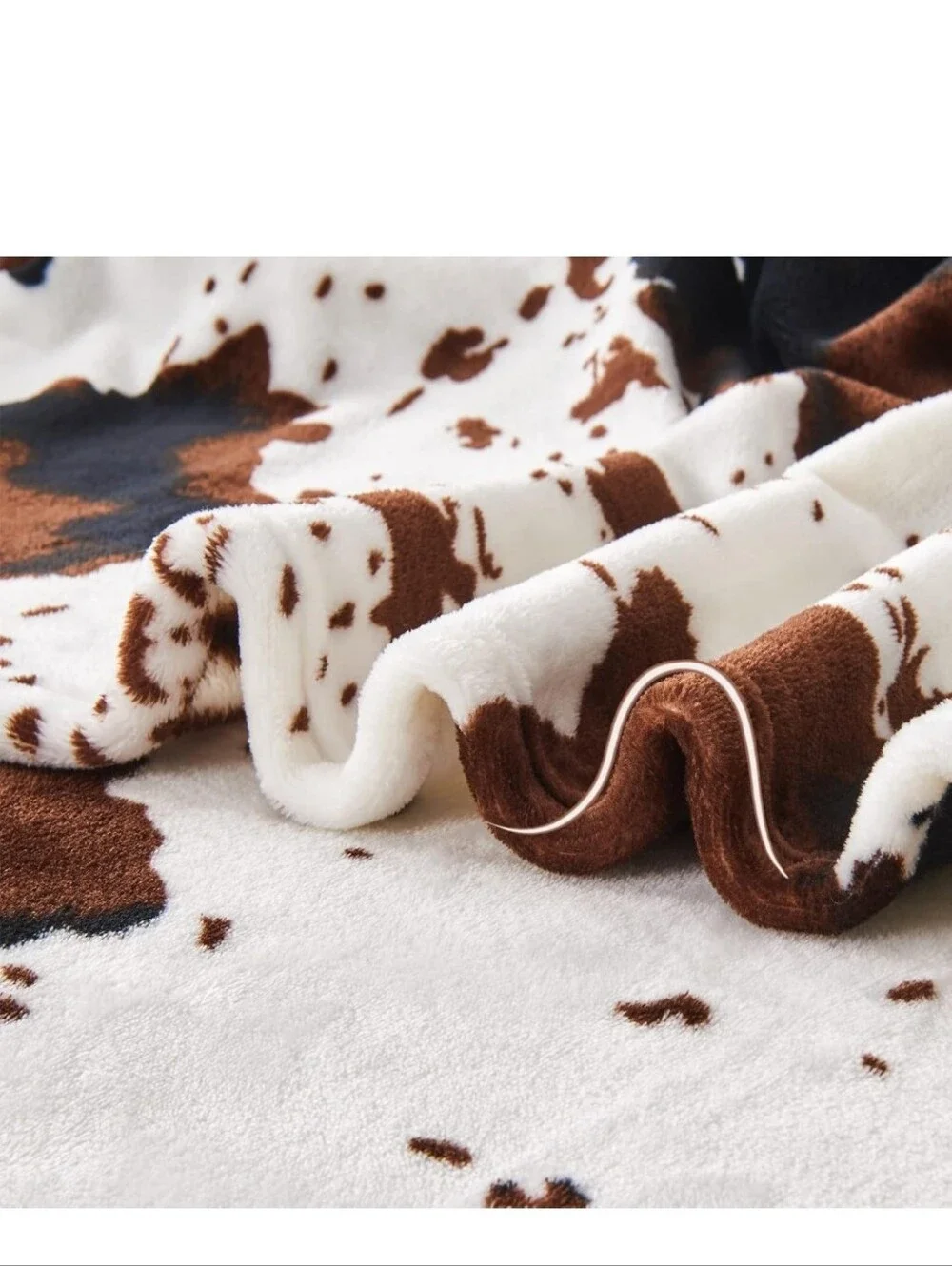 Cozy Cowhide-Print Fleece Throw Blanket - Brown & White 50x60